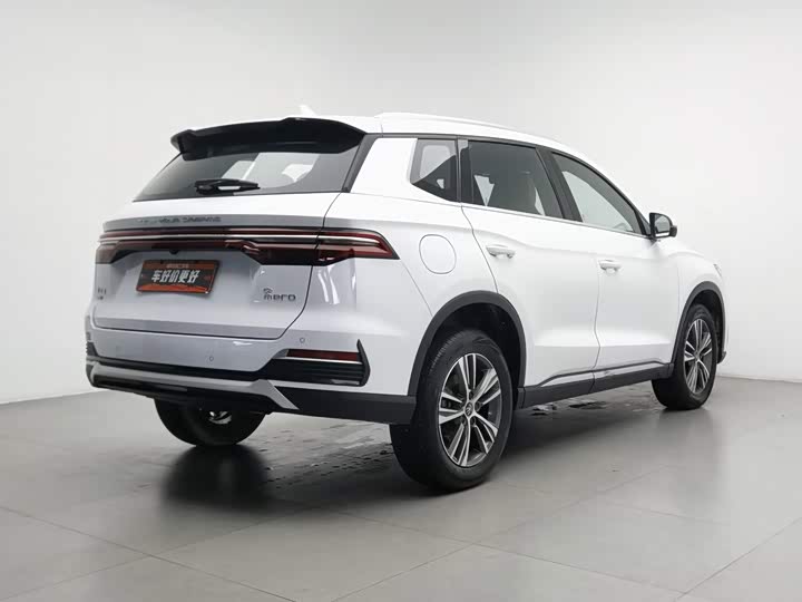 BYD Song Pro Hybrid, 2022 — фото 2 из 9