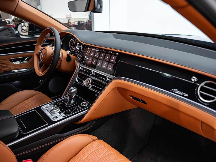 Bentley Flying Spur, 2022 — фото 9 из 9