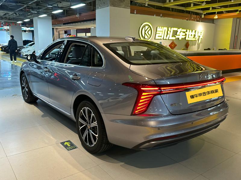 Hongqi H5 Hybrid, 2025 — фото 4 из 11