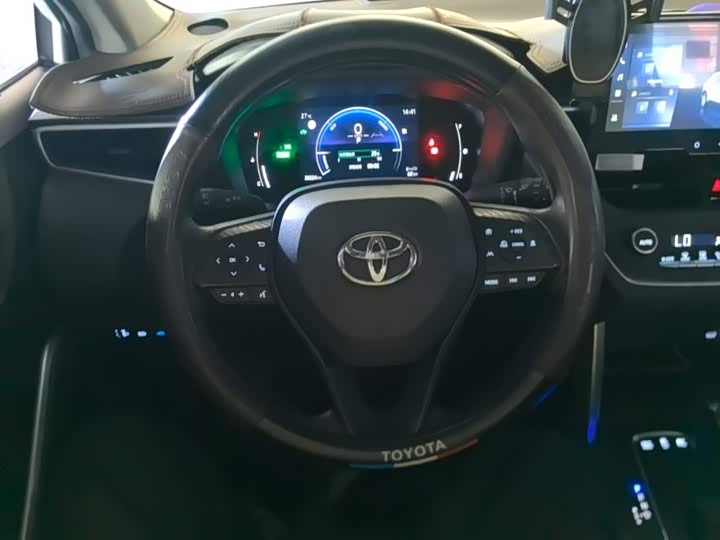 Toyota Corolla Cross, 2024 — фото 7 из 9