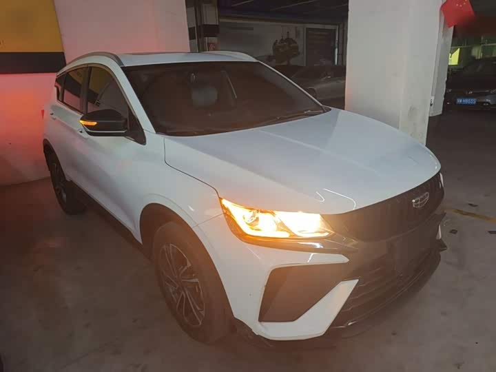 Geely Coolray, 2023 — фото 4 из 9