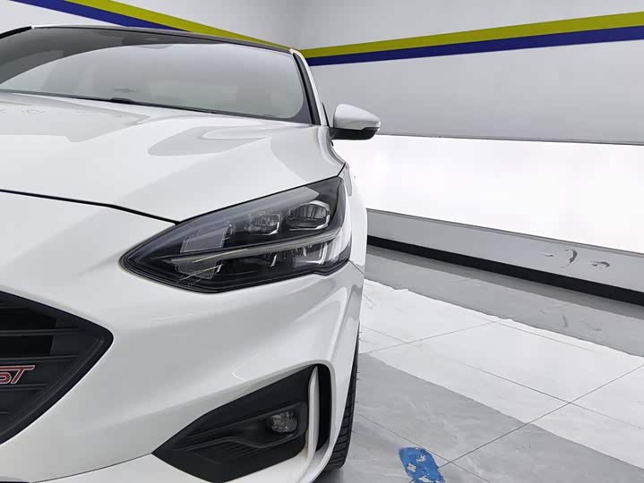 Ford Focus, 2022 — фото 5 из 9