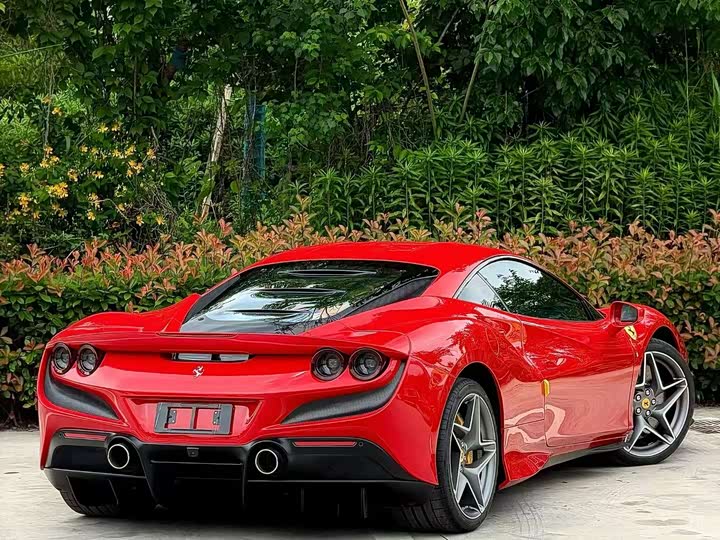 Ferrari F8, 2022 — фото 5 из 5