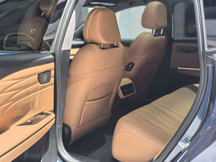 Geely Galaxy Starshine 8 EM-i, 2025 — фото 6 из 9