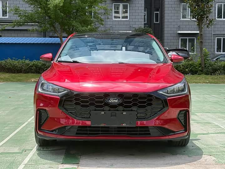 Ford Focus, 2022 — фото 2 из 9