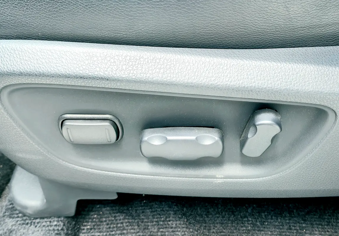 Mitsubishi Montero Sport, 2023 — фото 10 из 10