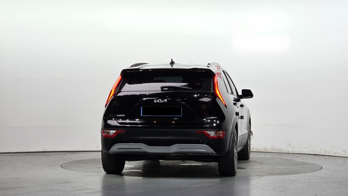 Kia Niro, 2022 — фото 4 из 12