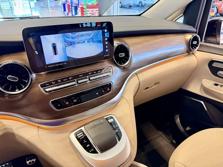 Mercedes-Benz V-Class, 2022 — фото 8 из 9
