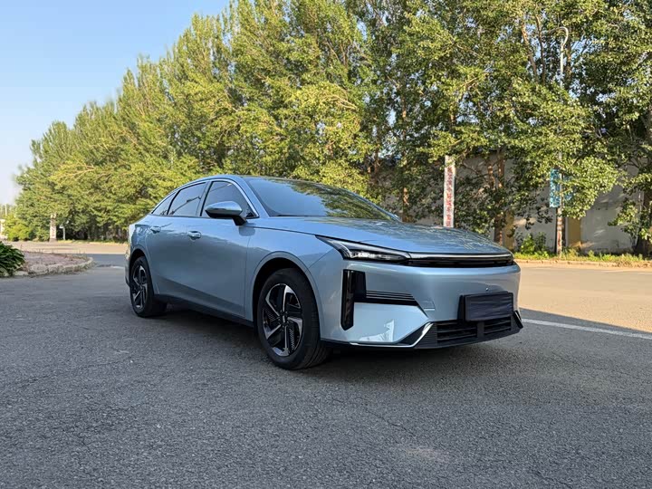 Geely Galaxy L6, 2025 — фото 3 из 9