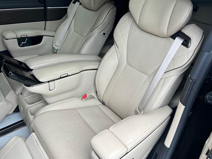 Toyota Alphard, 2024 — фото 9 из 9