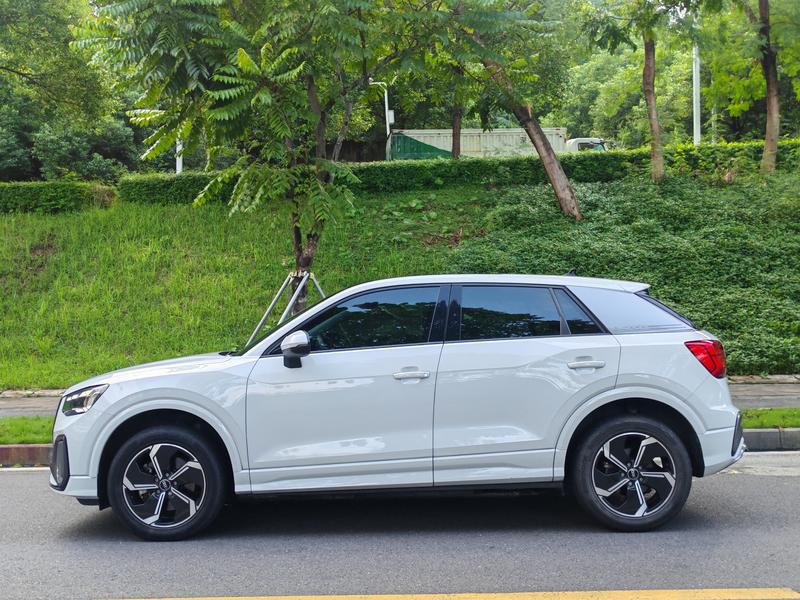 Audi Q2L e-tron, 2022 — фото 4 из 12