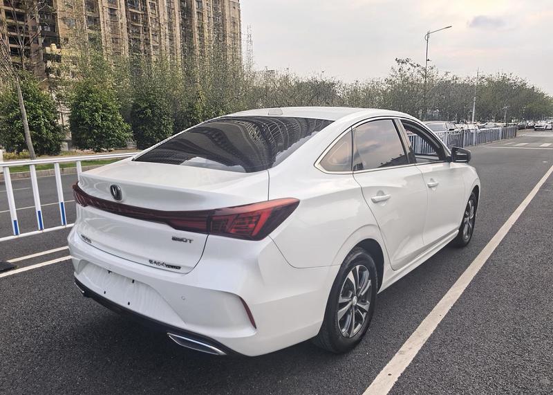 Changan Eado Plus, 2023 — фото 6 из 11