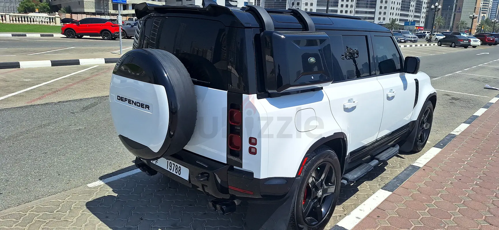 Land Rover Defender, 2024 — фото 3 из 10