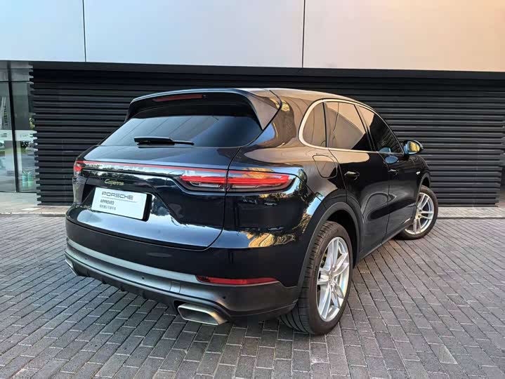 Porsche Cayenne Hybrid, 2022 — фото 2 из 9