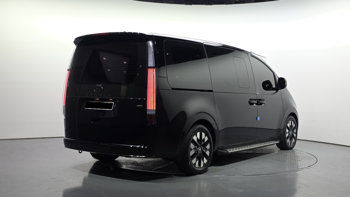 Hyundai Staria, 2025 — фото 2 из 12