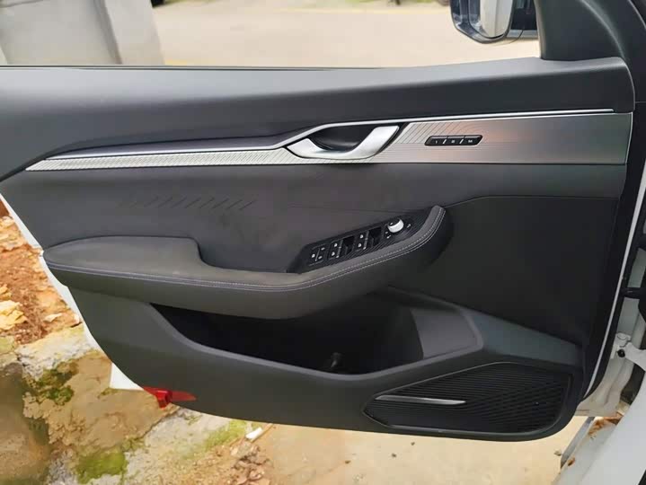 Geely Preface, 2024 — фото 7 из 9