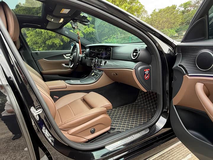 Mercedes-Benz E-Class Hybrid, 2022 — фото 9 из 9