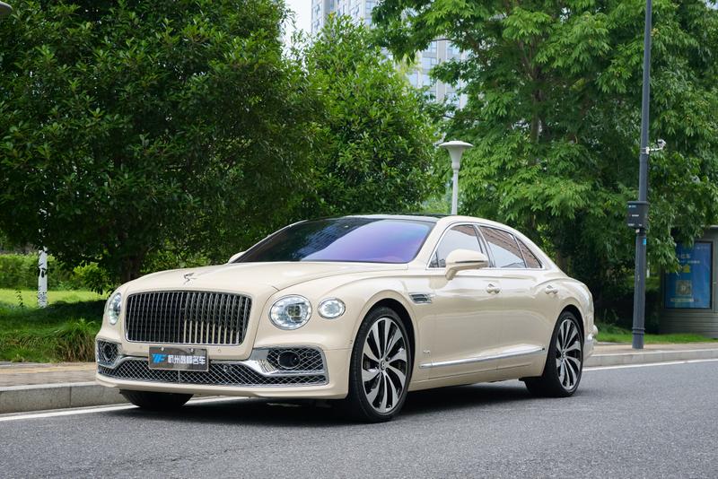 Bentley Flying Spur, 2023 — купить в Саратове под ключ