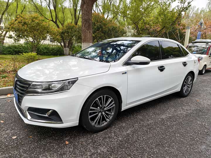 Roewe i6, 2021 — фото 2 из 9