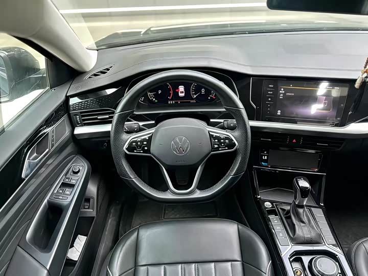 Volkswagen Passat, 2022 — фото 2 из 7