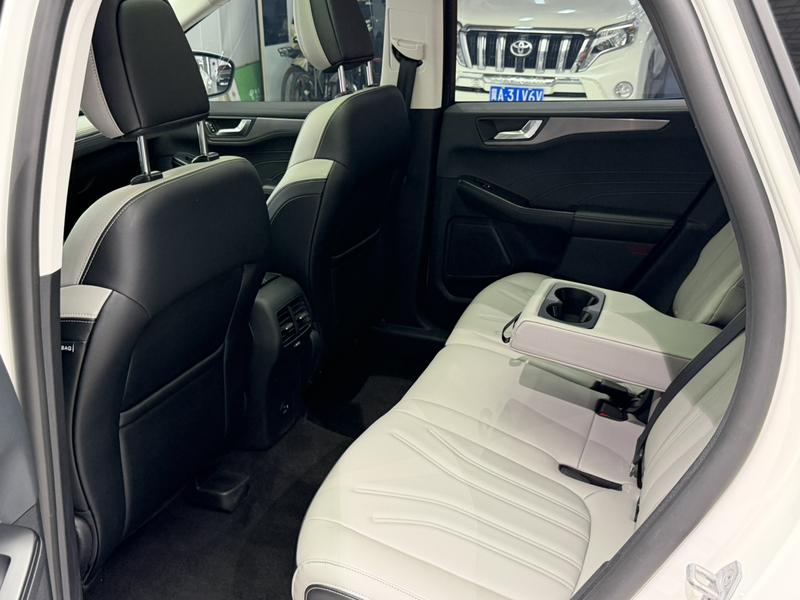 Ford Escape, 2023 — фото 12 из 12