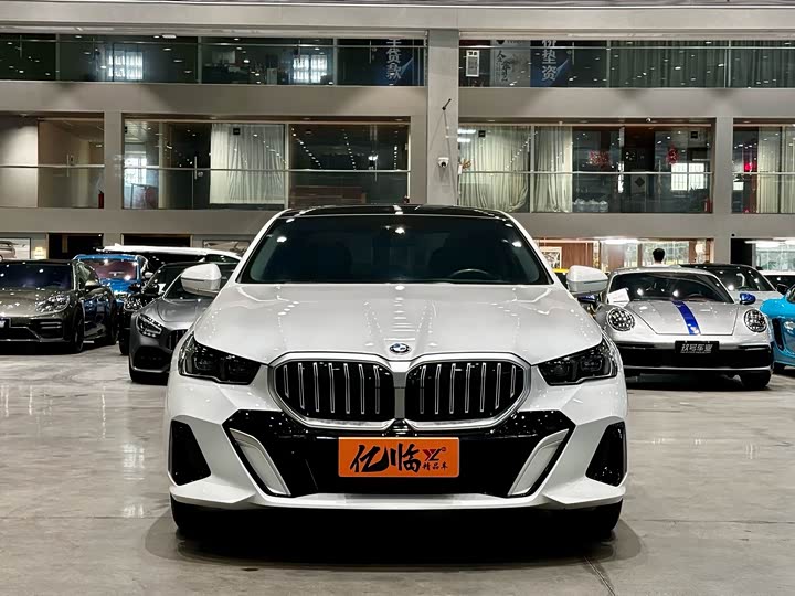 BMW 5 Series, 2024 — фото 2 из 9