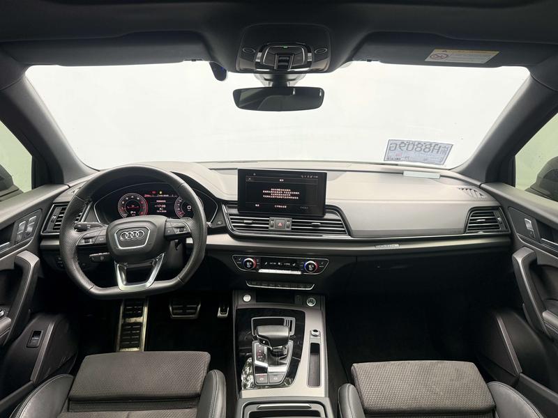 Audi Q5L Sportback, 2024 — фото 9 из 12