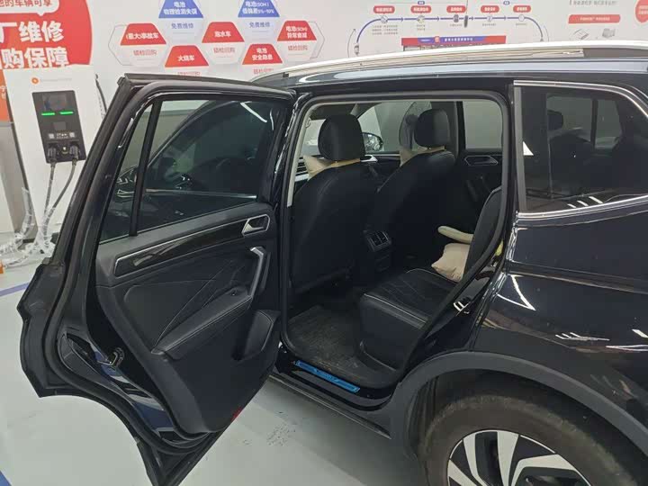 Volkswagen Tiguan L Pro, 2023 — фото 6 из 7