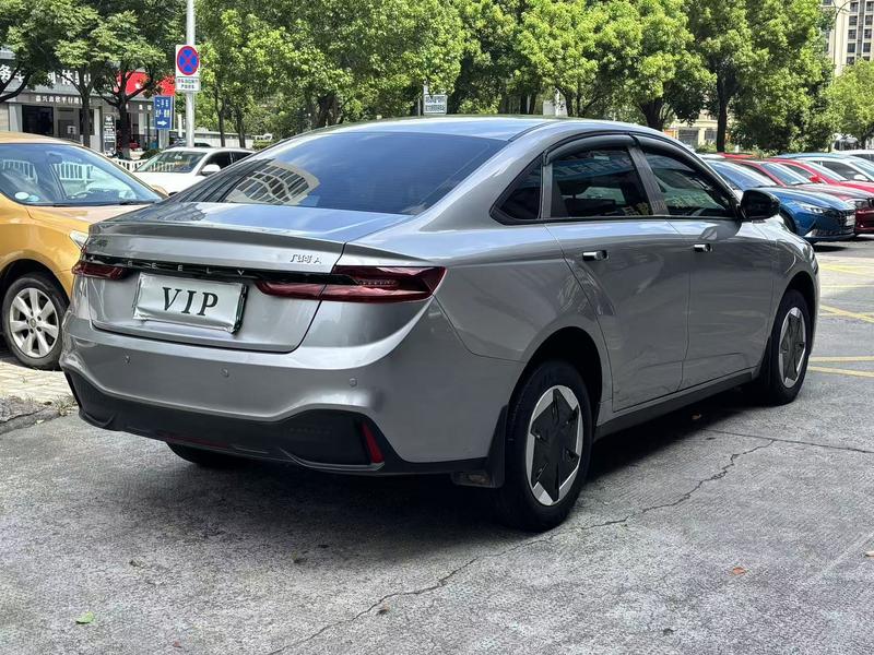 Geely Geometry A, 2024 — фото 4 из 9
