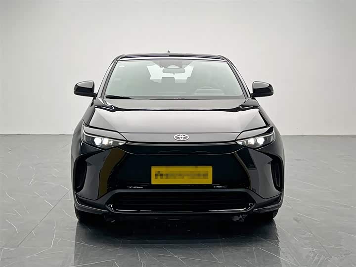 Toyota bZ4X Platinum, 2026 — фото 2 из 9