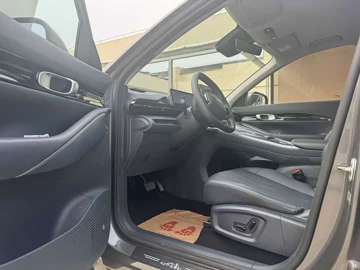 Geely Galaxy E5, 2024 — фото 4 из 9