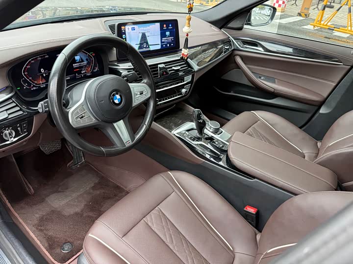 BMW 5 Series, 2023 — фото 8 из 9