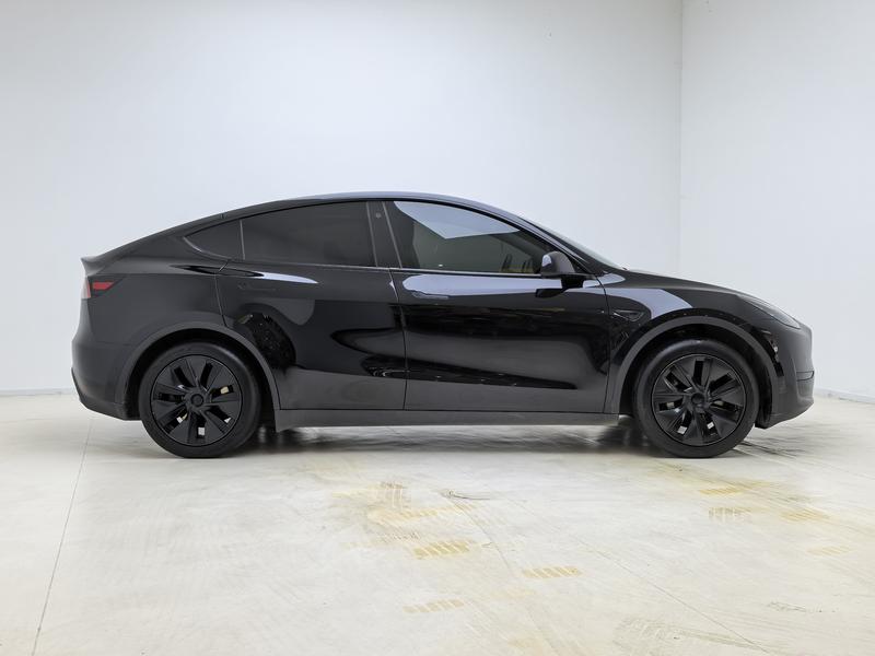 Tesla Model Y, 2023 — фото 8 из 12