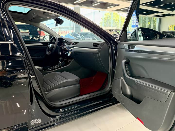 Skoda Superb, 2023 — фото 9 из 9