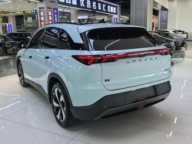 BAIC Arcfox Alpha T5, 2024 — фото 4 из 12