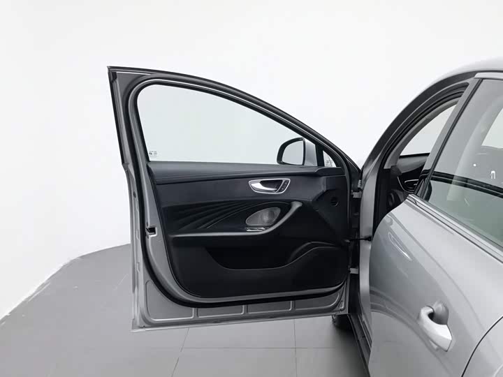 Roewe D7, 2023 — фото 8 из 9