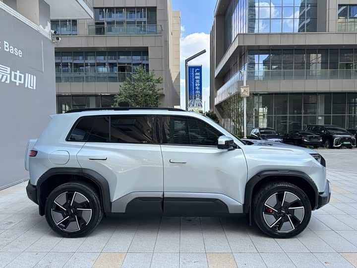 BYD FangChengBao Titanium 3 (Tai 3), 2025 — фото 3 из 9