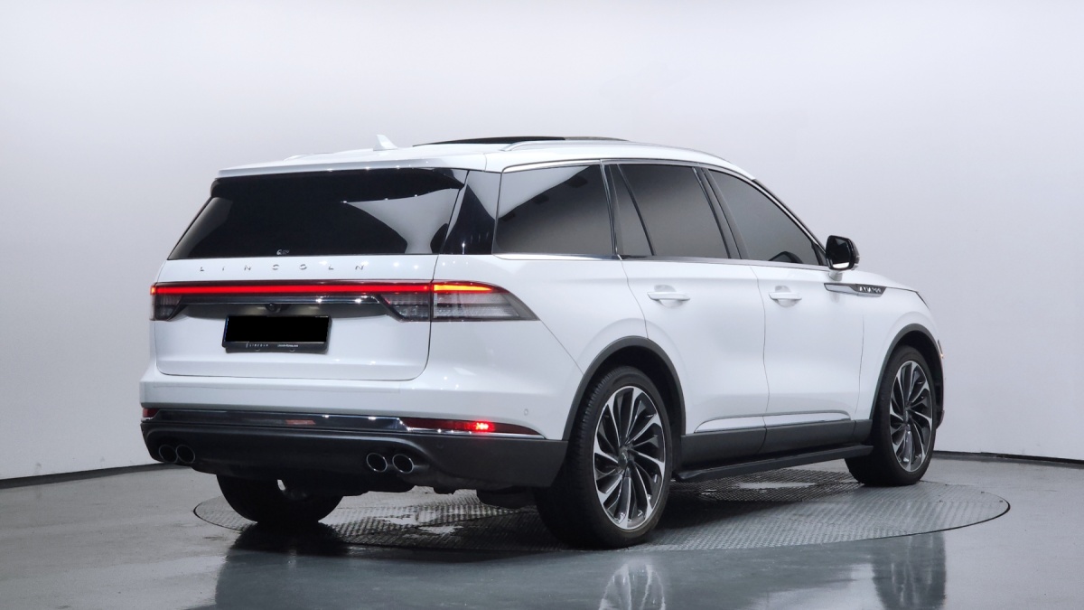 Lincoln Aviator, 2023 — фото 2 из 12