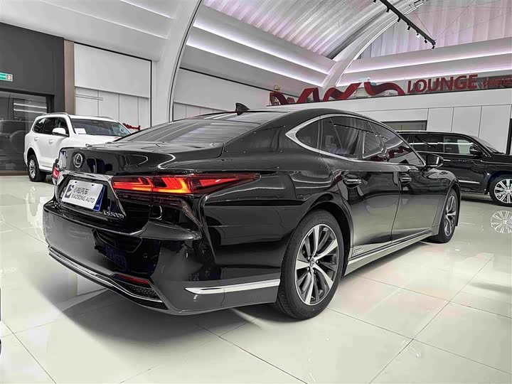 Lexus LS, 2022 — фото 6 из 9