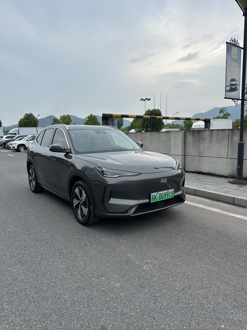Geely Galaxy E5, 2024 — фото 3 из 10