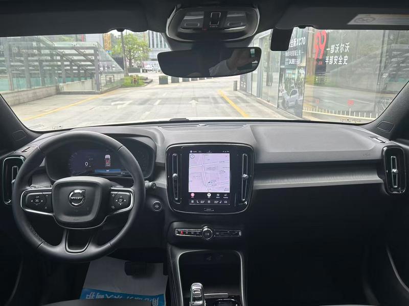 Volvo XC40, 2022 — фото 6 из 9