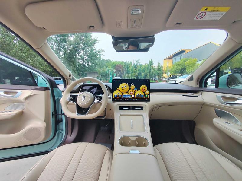 Shangjie (Huawei × SAIC) H5, 2025 — фото 9 из 12