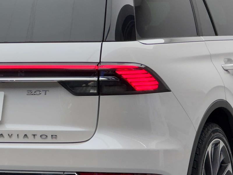 Lincoln Aviator, 2024 — фото 4 из 11