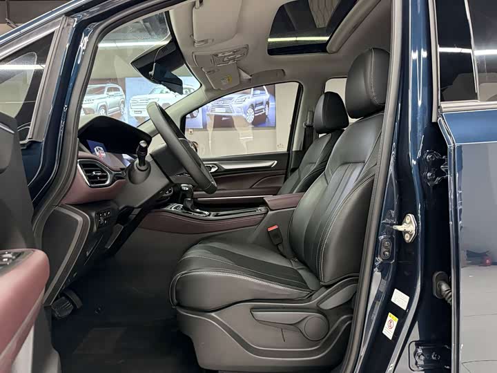 GAC Trumpchi M6, 2022 — фото 7 из 9