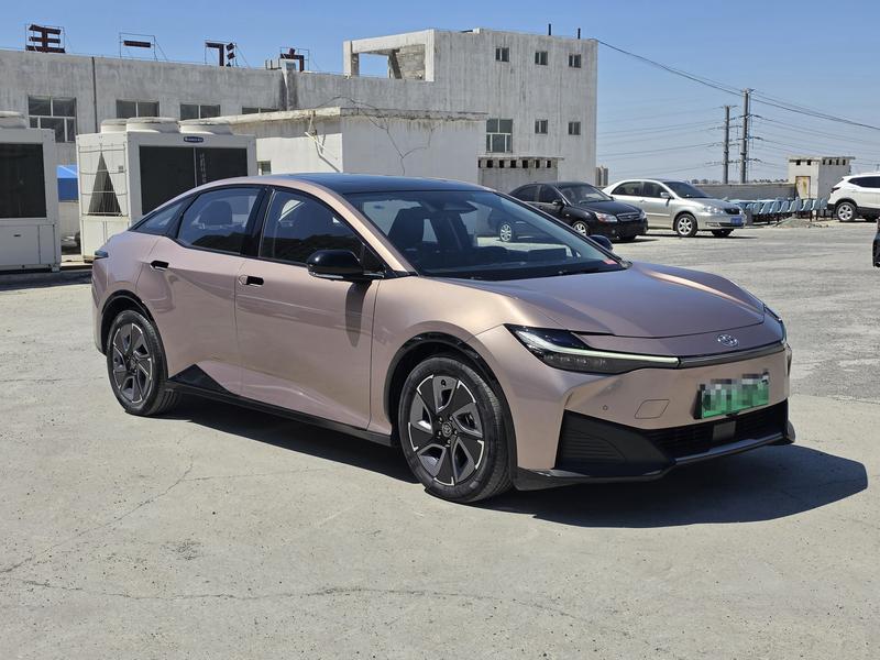 Toyota bZ3, 2023 — фото 3 из 12