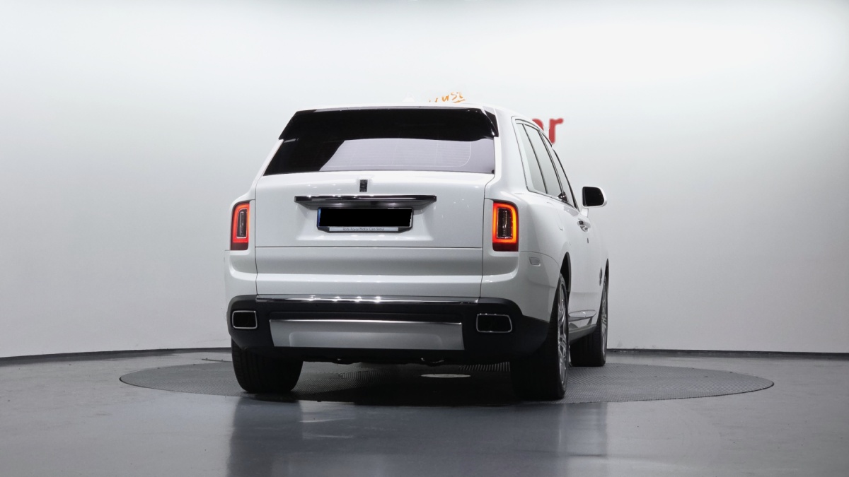Rolls-Royce Cullinan, 2023 — фото 4 из 12