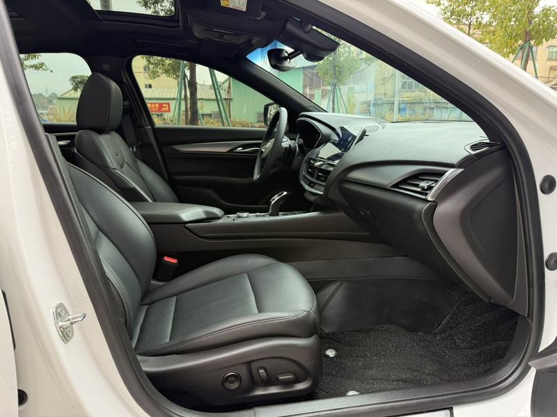 Cadillac CT5, 2023 — фото 12 из 12