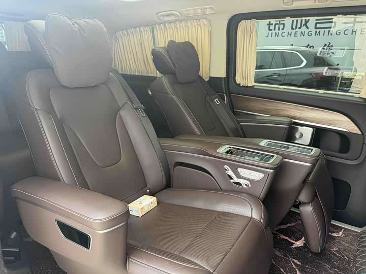 Mercedes-Benz V-Class, 2022 — фото 5 из 9
