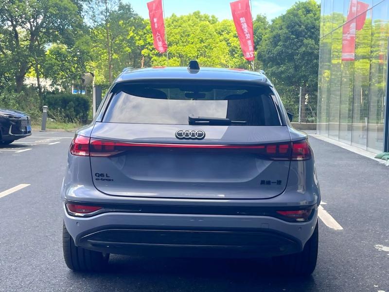 Audi Q6L e-tron, 2025 — фото 4 из 12