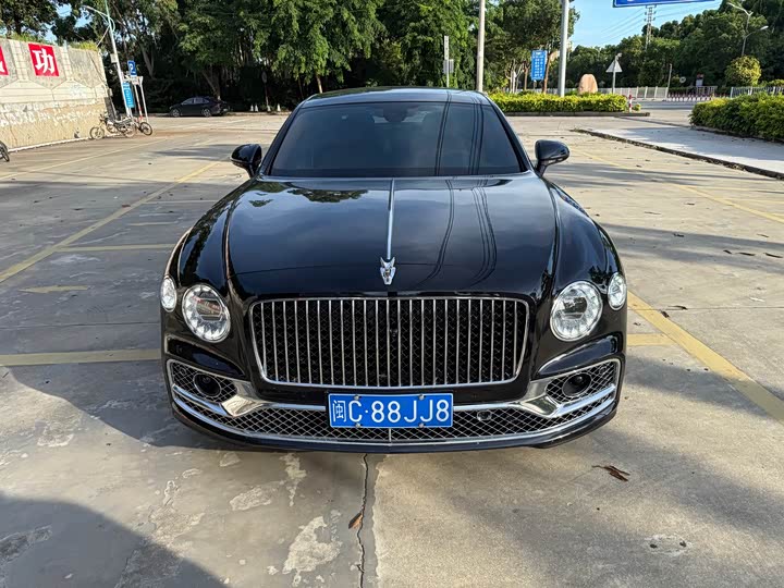 Bentley Flying Spur, 2021 — фото 2 из 9